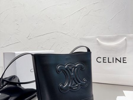 Envy Hold - Celine Bags - 1179 For Sale