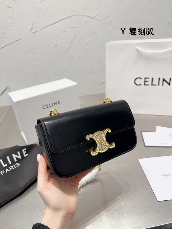 Envy Hold - Celine Bags - 1181 For Sale